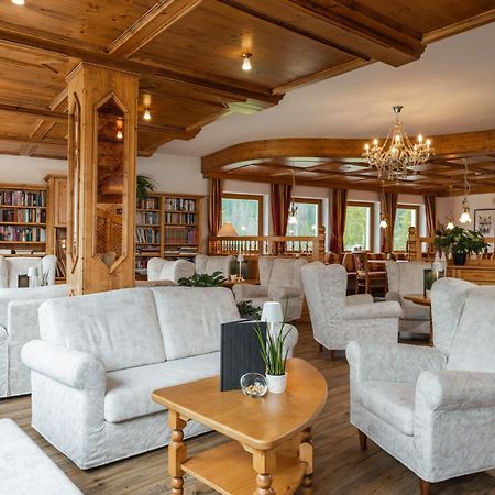 Hotel Asterbel Braies  Esterno foto