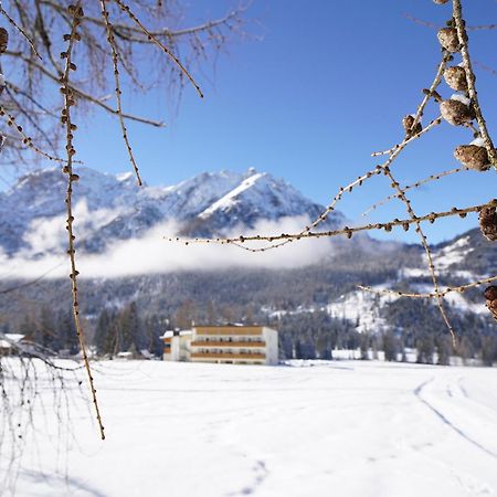 Hotel Asterbel Braies  Esterno foto