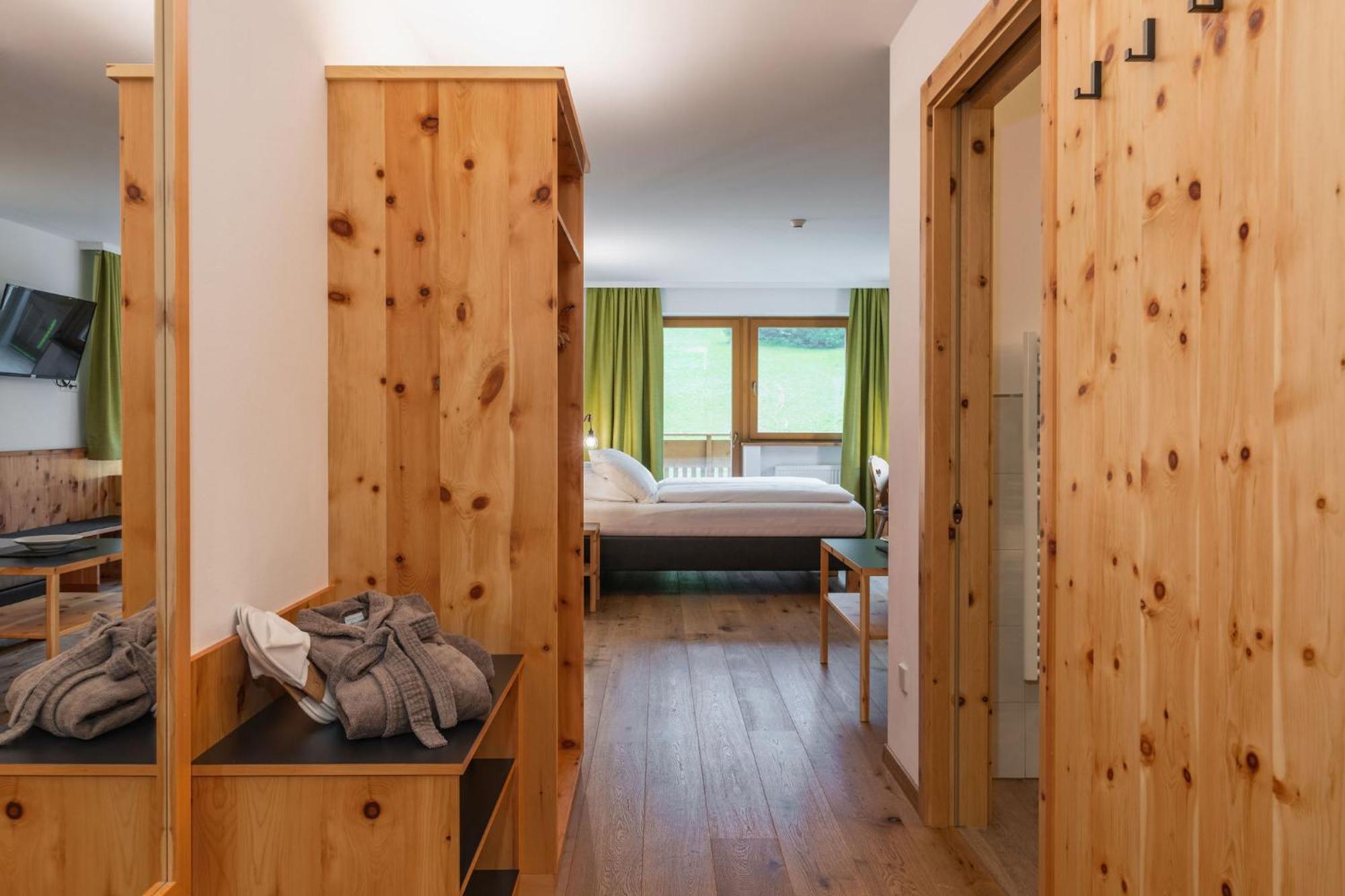 Hotel Asterbel Braies  Esterno foto