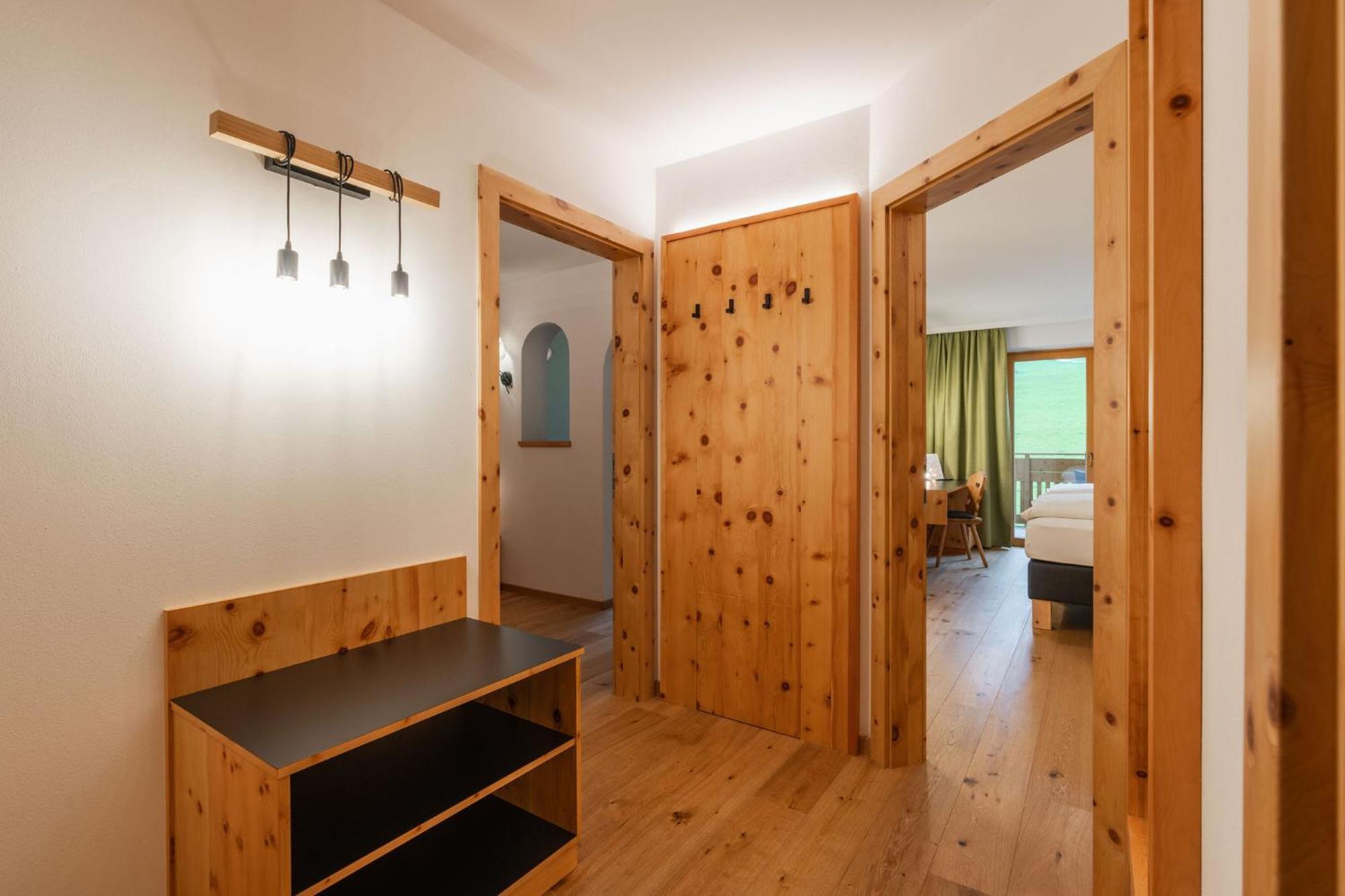 Hotel Asterbel Braies  Esterno foto