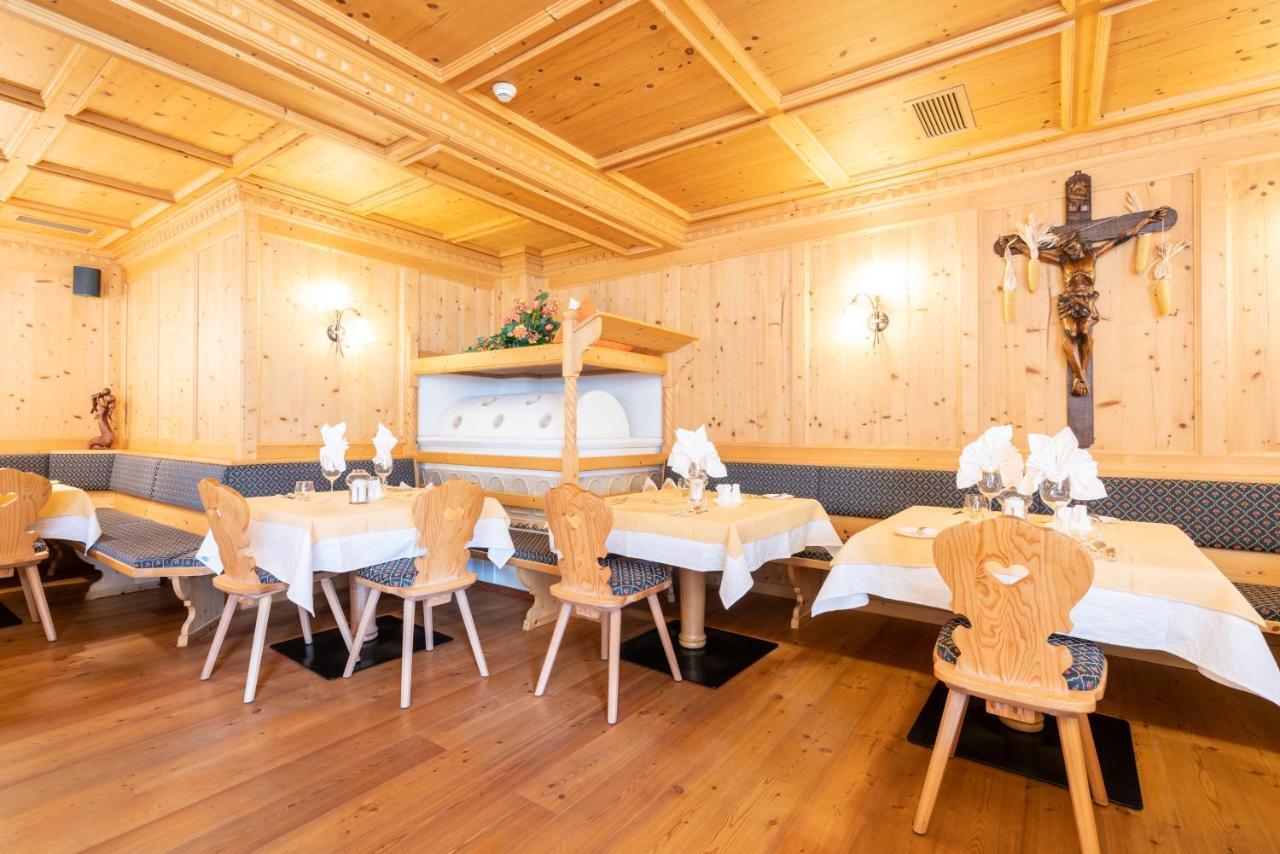 Hotel Asterbel Braies  Esterno foto