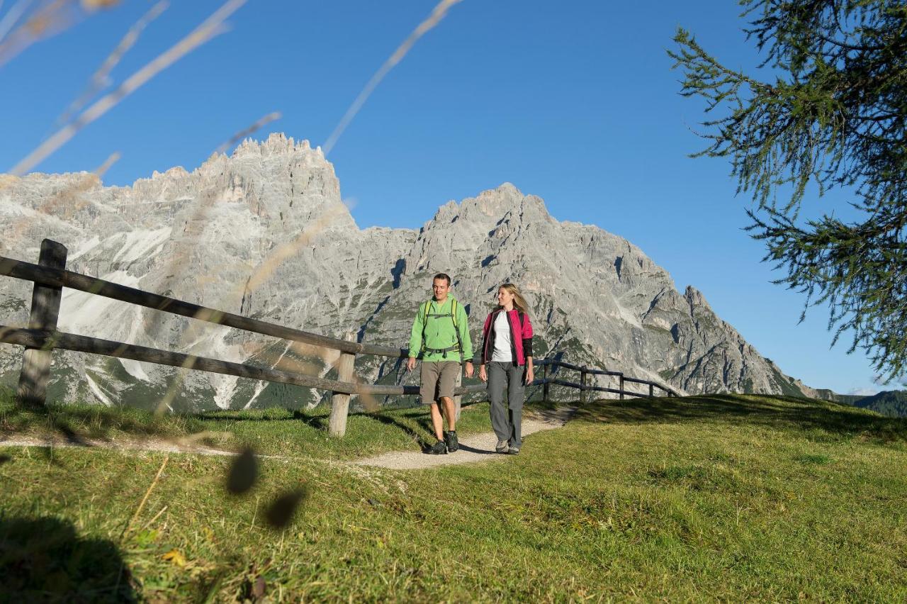 Hotel Asterbel Braies  Esterno foto