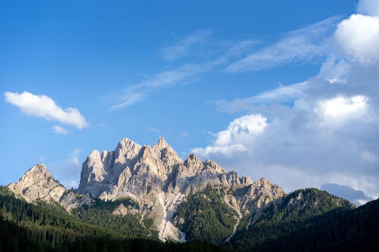 Hotel Asterbel Braies  Esterno foto