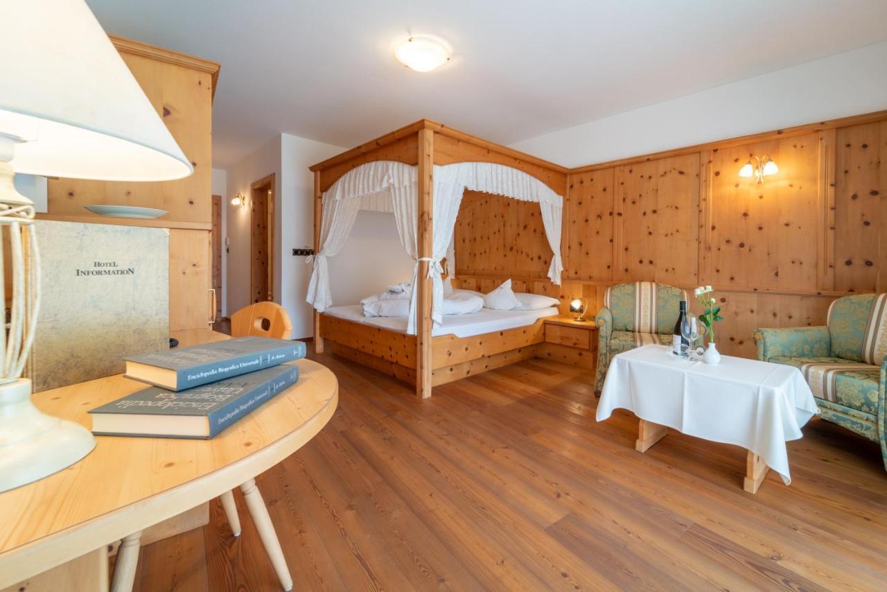 Hotel Asterbel Braies  Esterno foto