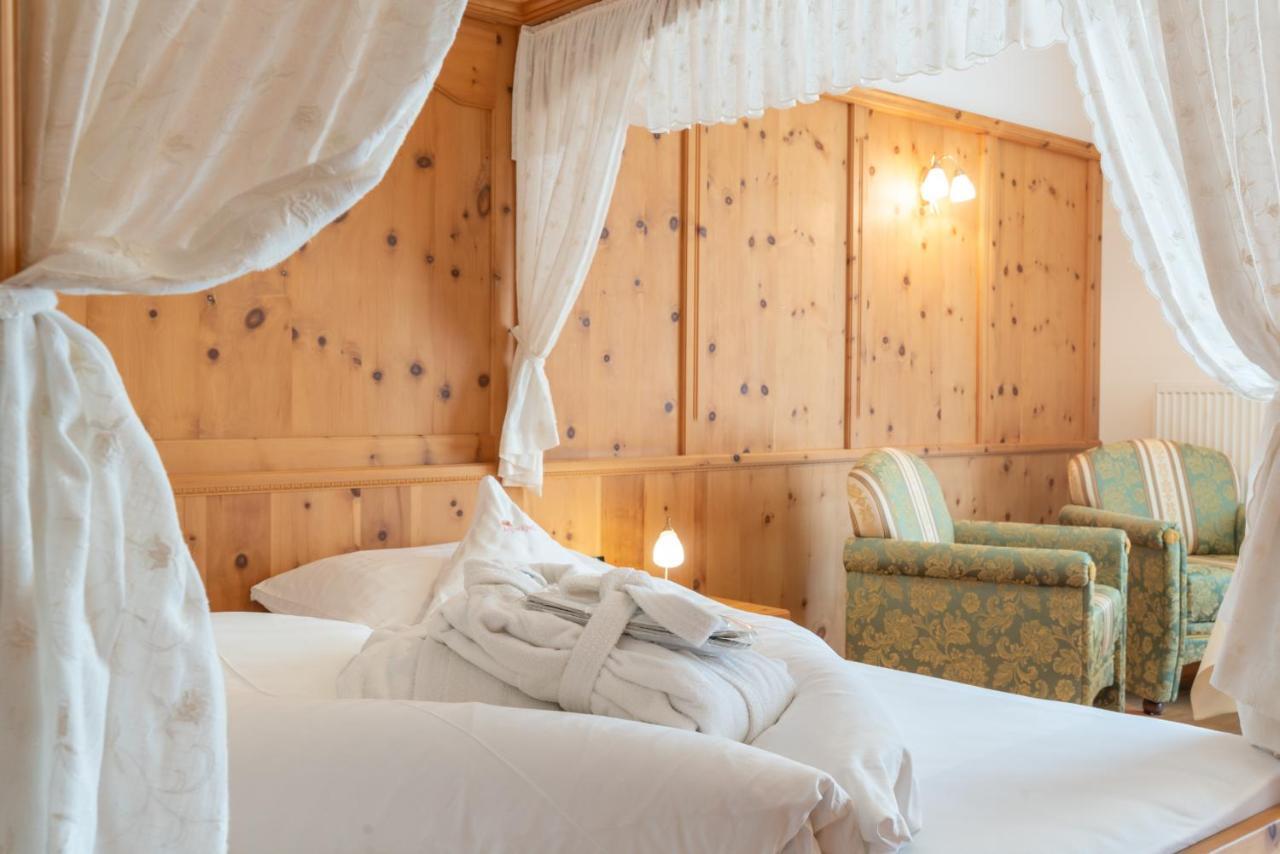 Hotel Asterbel Braies  Esterno foto