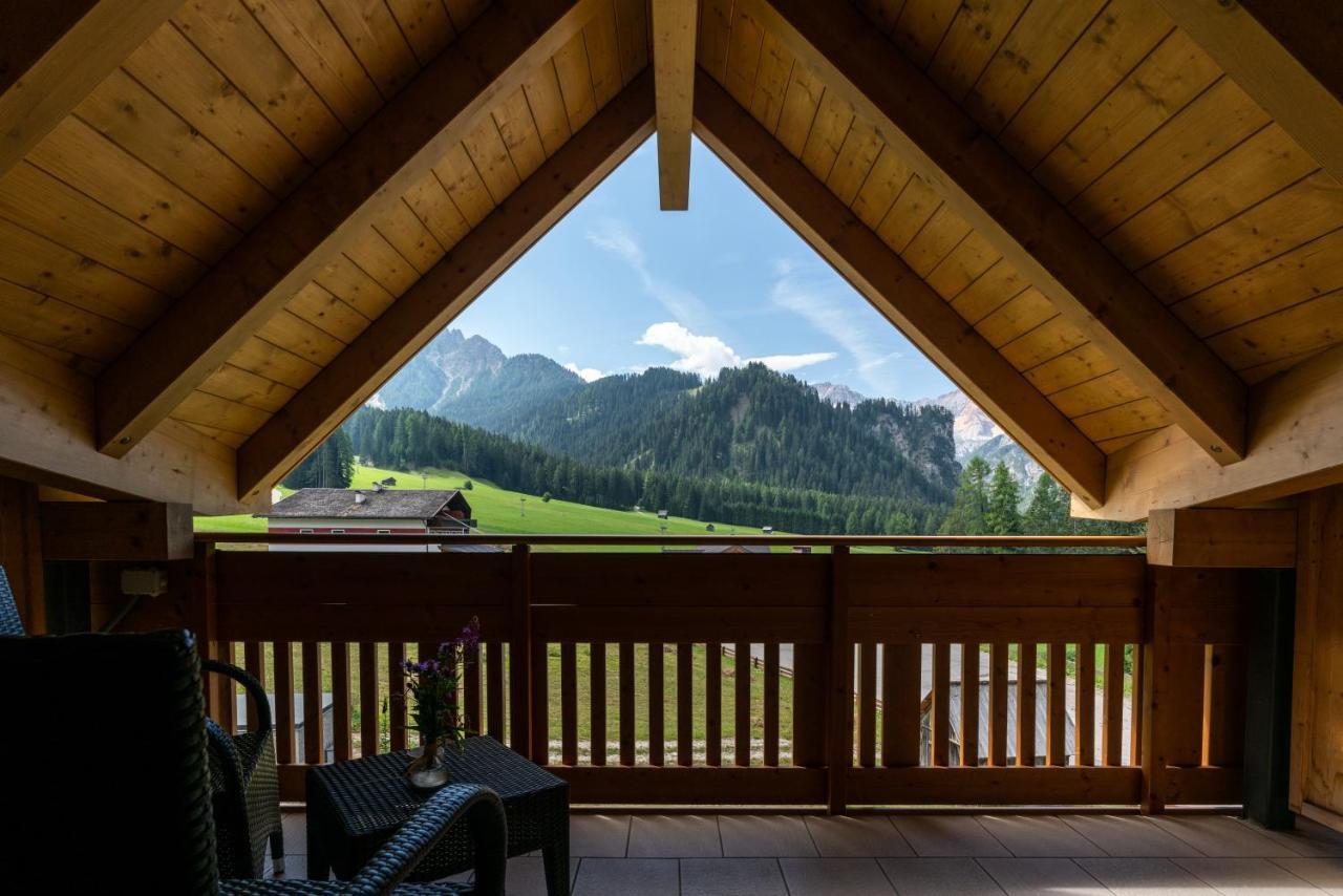 Hotel Asterbel Braies  Esterno foto